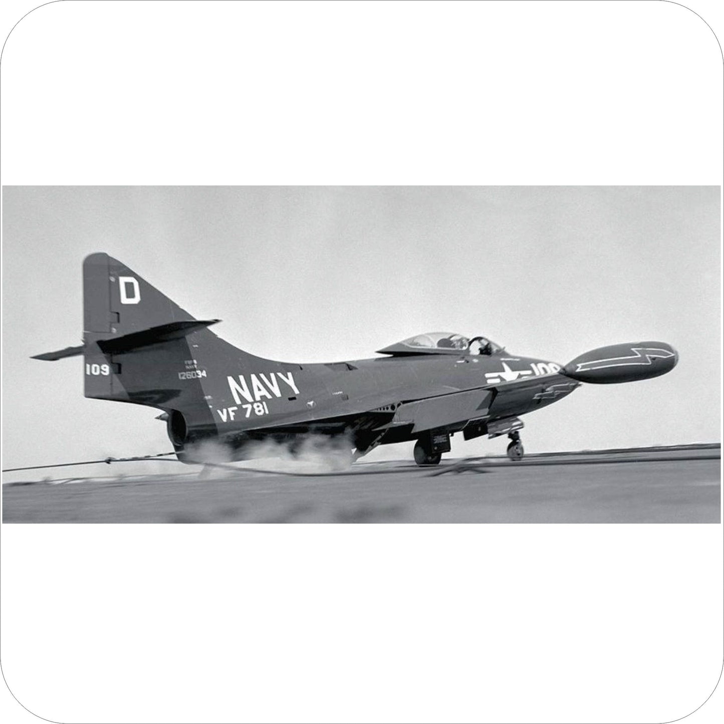 2073 - Grumman F9F Panther - RCN Lt J MacBrien DFC - Korea 1953
