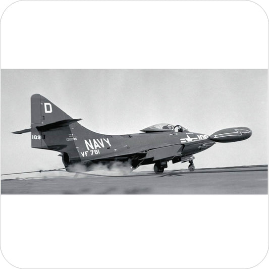 2073 - Grumman F9F Panther - RCN Lt J MacBrien DFC - Korea 1953