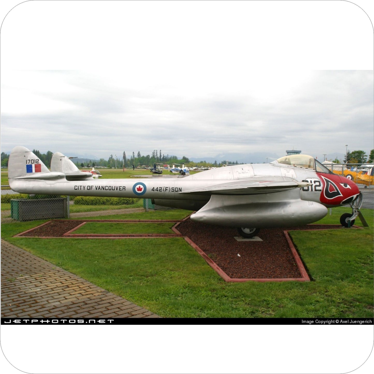 2020 - DeHavilland Vampire - SN: 17012 - 422 [F] Sqn (1948 - 1958)